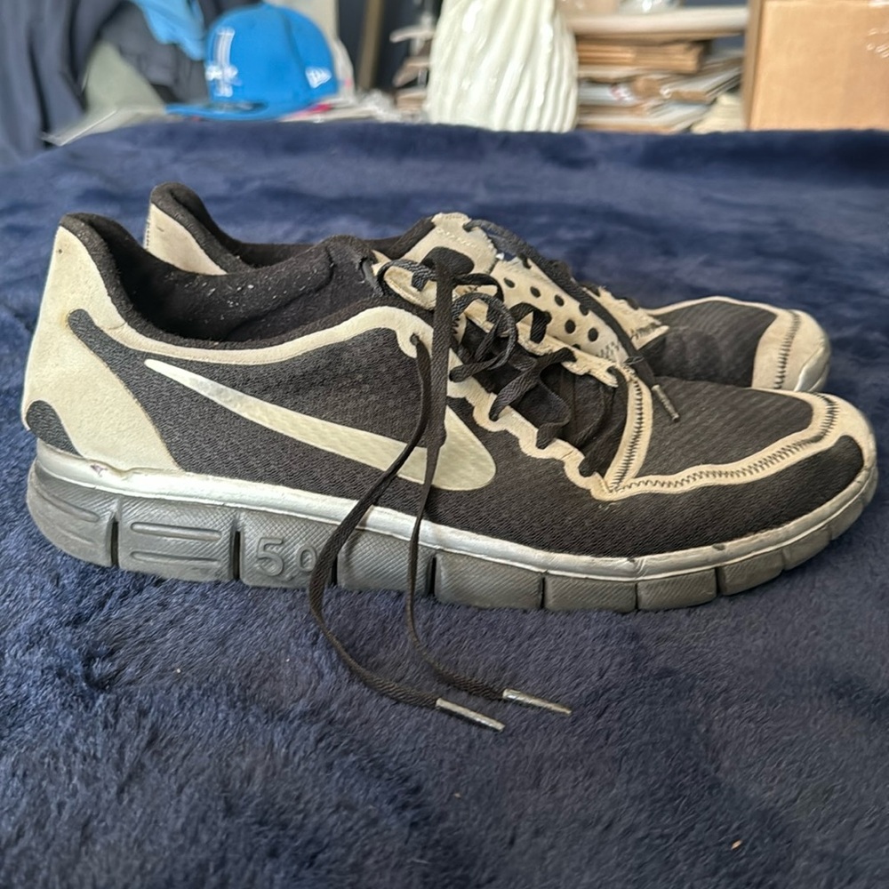 Nike Free 5.0 Black and Silver size 13